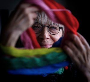 Britt-Marie Christoffersson bakom garnnystan