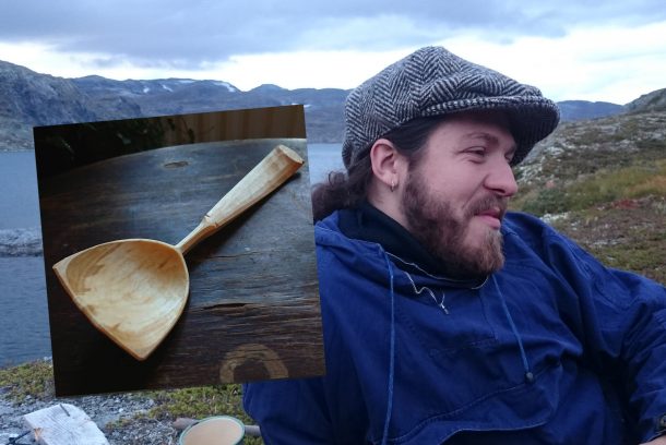 Stipendiaten Björn Svantesson i karg natur. Infälld bild på träsked.