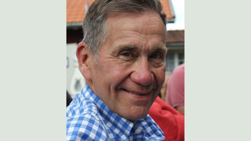 Håkan Liby i rutig skjorta.