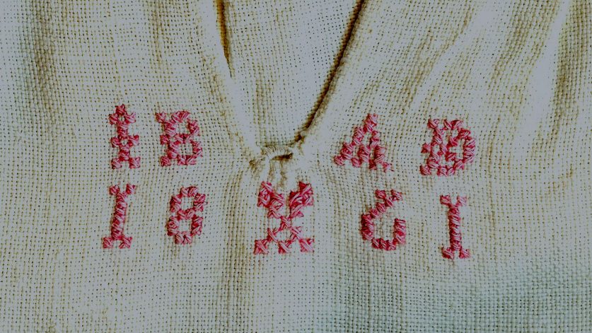 Överdel med monogram från Delsbo