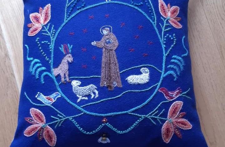Broderad kudde