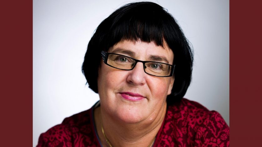 porträttbild av Carina Olsson, mottagare av SHR:s förtjänstmedalj 2022
