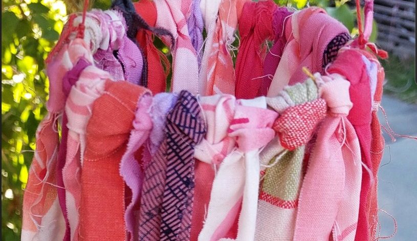 Rund krans med rosa mattrasor